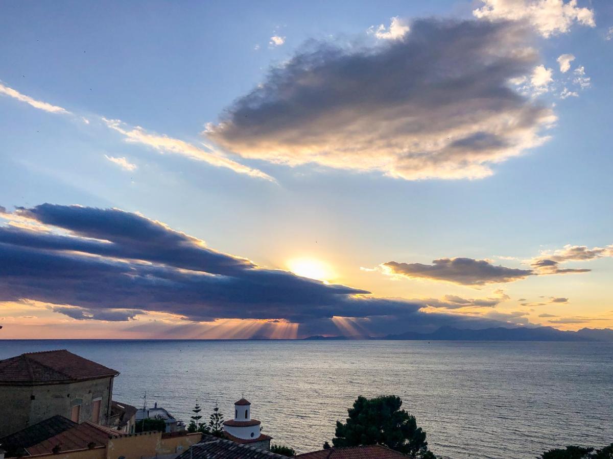 Borgo Dei Saraceni - Domus Indomita Bed & Breakfast อากรอโปลี ภายนอก รูปภาพ
