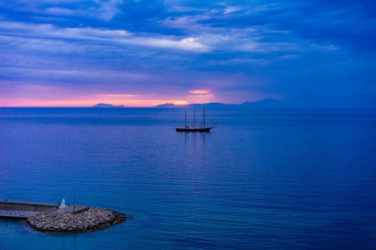 Borgo Dei Saraceni - Domus Indomita Bed & Breakfast อากรอโปลี ภายนอก รูปภาพ