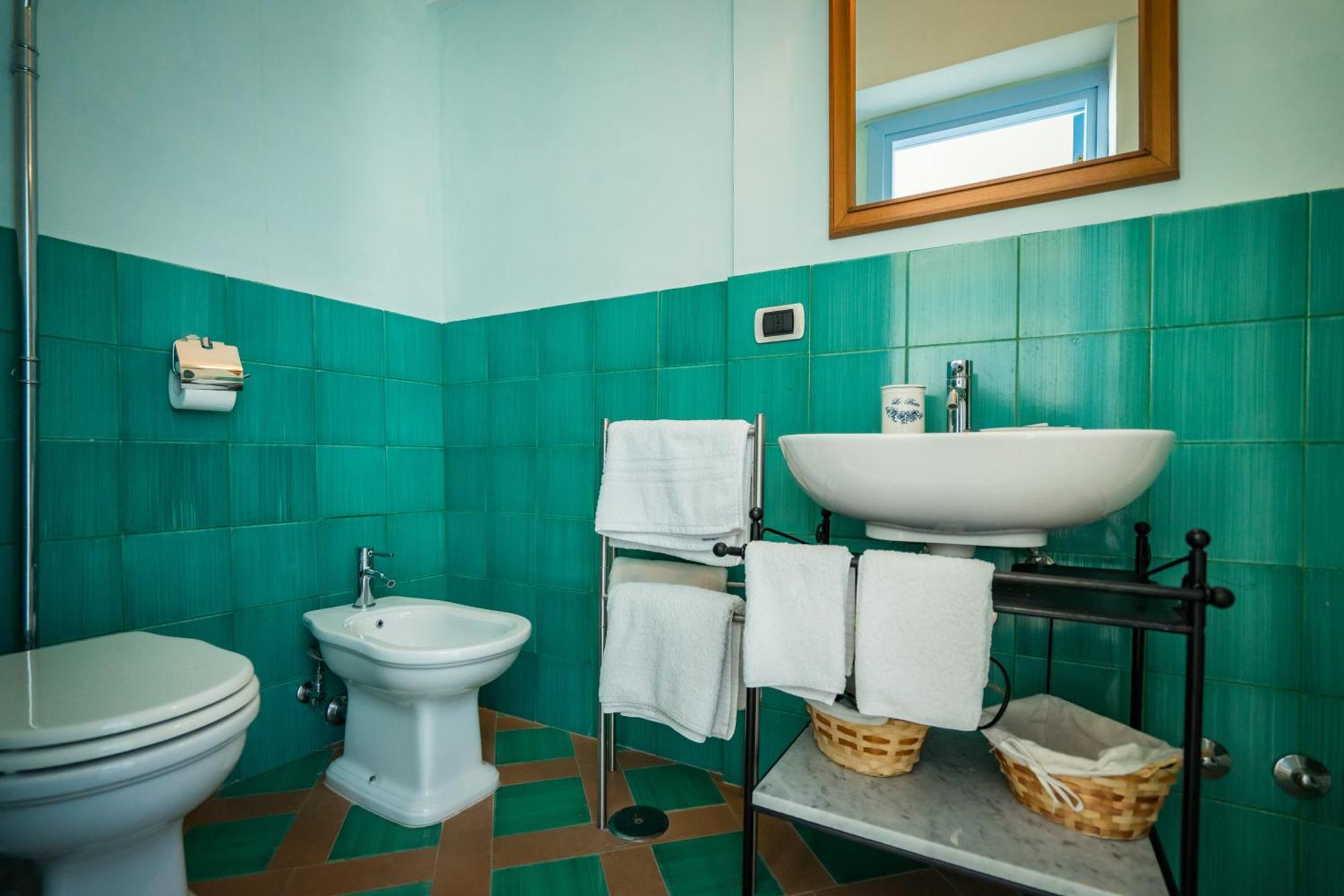 Borgo Dei Saraceni - Domus Indomita Bed & Breakfast อากรอโปลี ภายนอก รูปภาพ