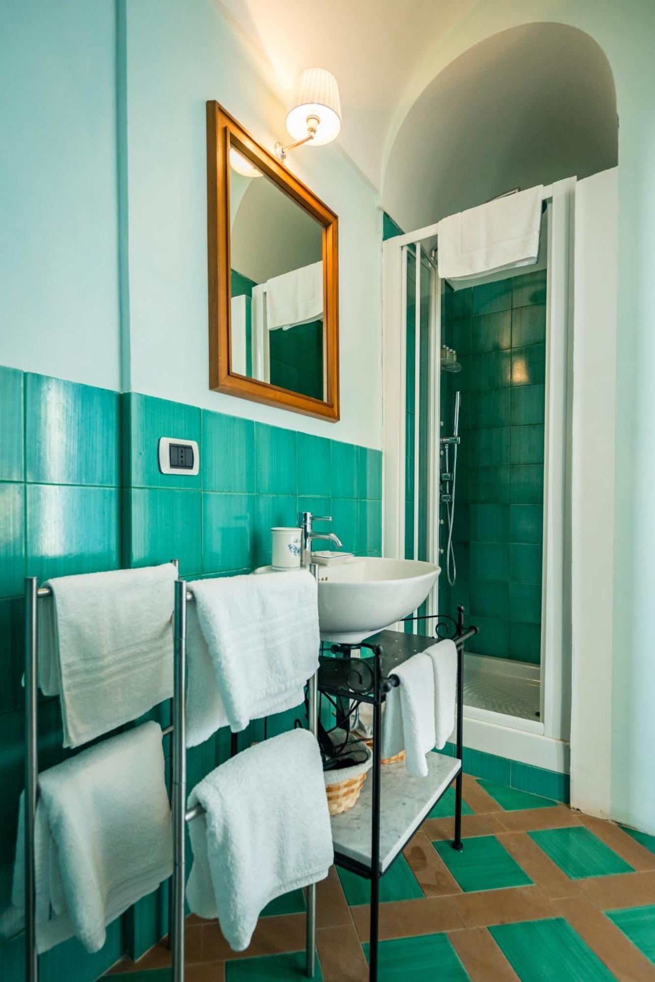 Borgo Dei Saraceni - Domus Indomita Bed & Breakfast อากรอโปลี ภายนอก รูปภาพ