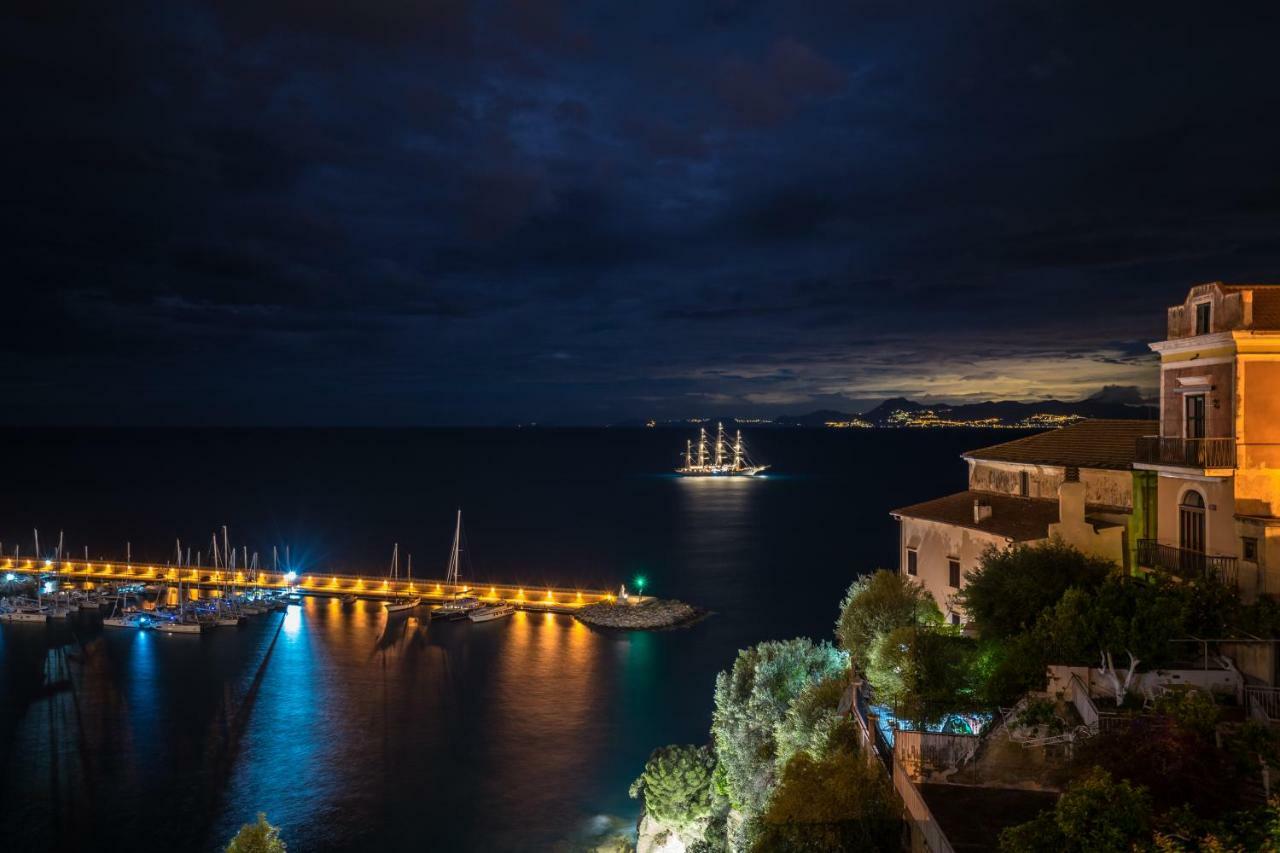 Borgo Dei Saraceni - Domus Indomita Bed & Breakfast อากรอโปลี ภายนอก รูปภาพ
