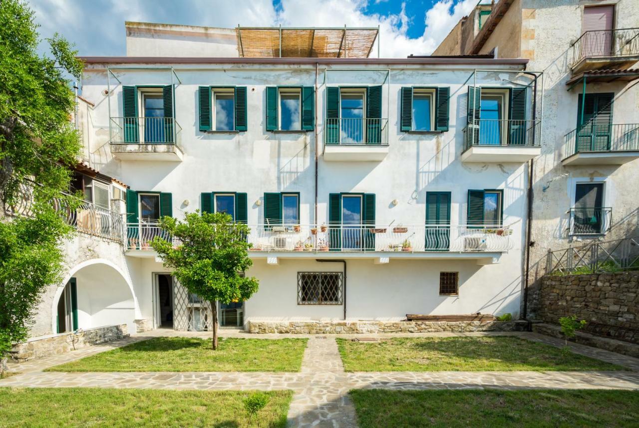 Borgo Dei Saraceni - Domus Indomita Bed & Breakfast อากรอโปลี ภายนอก รูปภาพ