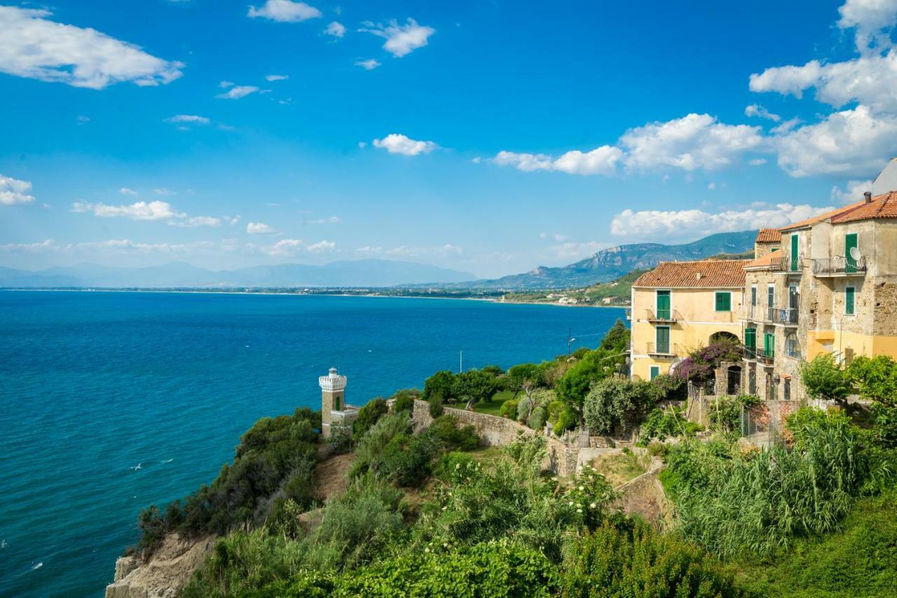 Borgo Dei Saraceni - Domus Indomita Bed & Breakfast อากรอโปลี ภายนอก รูปภาพ