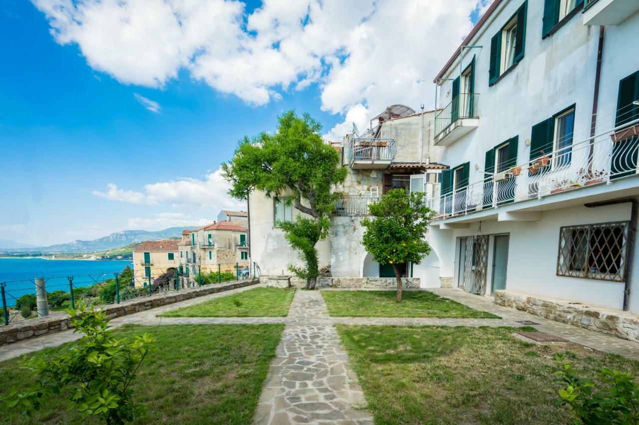 Borgo Dei Saraceni - Domus Indomita Bed & Breakfast อากรอโปลี ภายนอก รูปภาพ