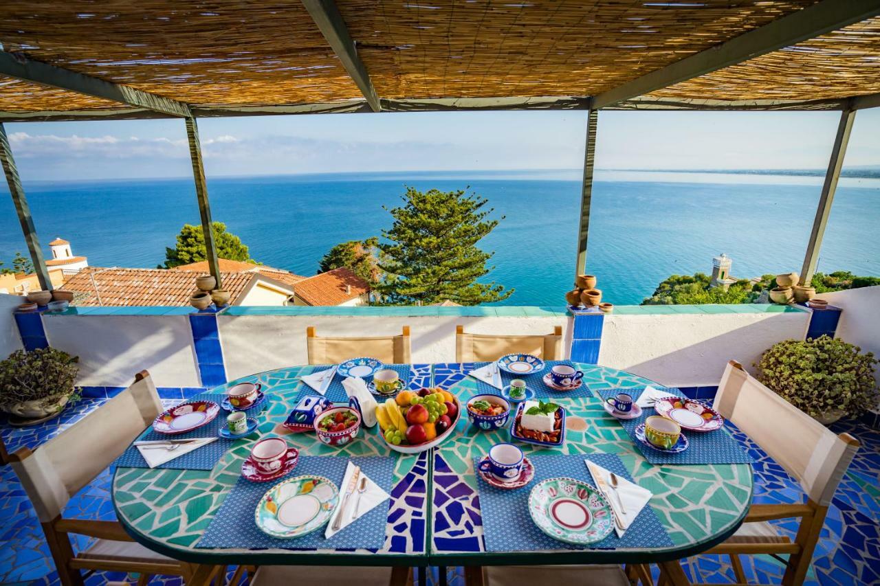 Borgo Dei Saraceni - Domus Indomita Bed & Breakfast อากรอโปลี ภายนอก รูปภาพ