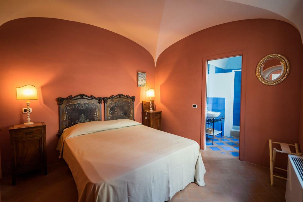 Borgo Dei Saraceni - Domus Indomita Bed & Breakfast อากรอโปลี ภายนอก รูปภาพ